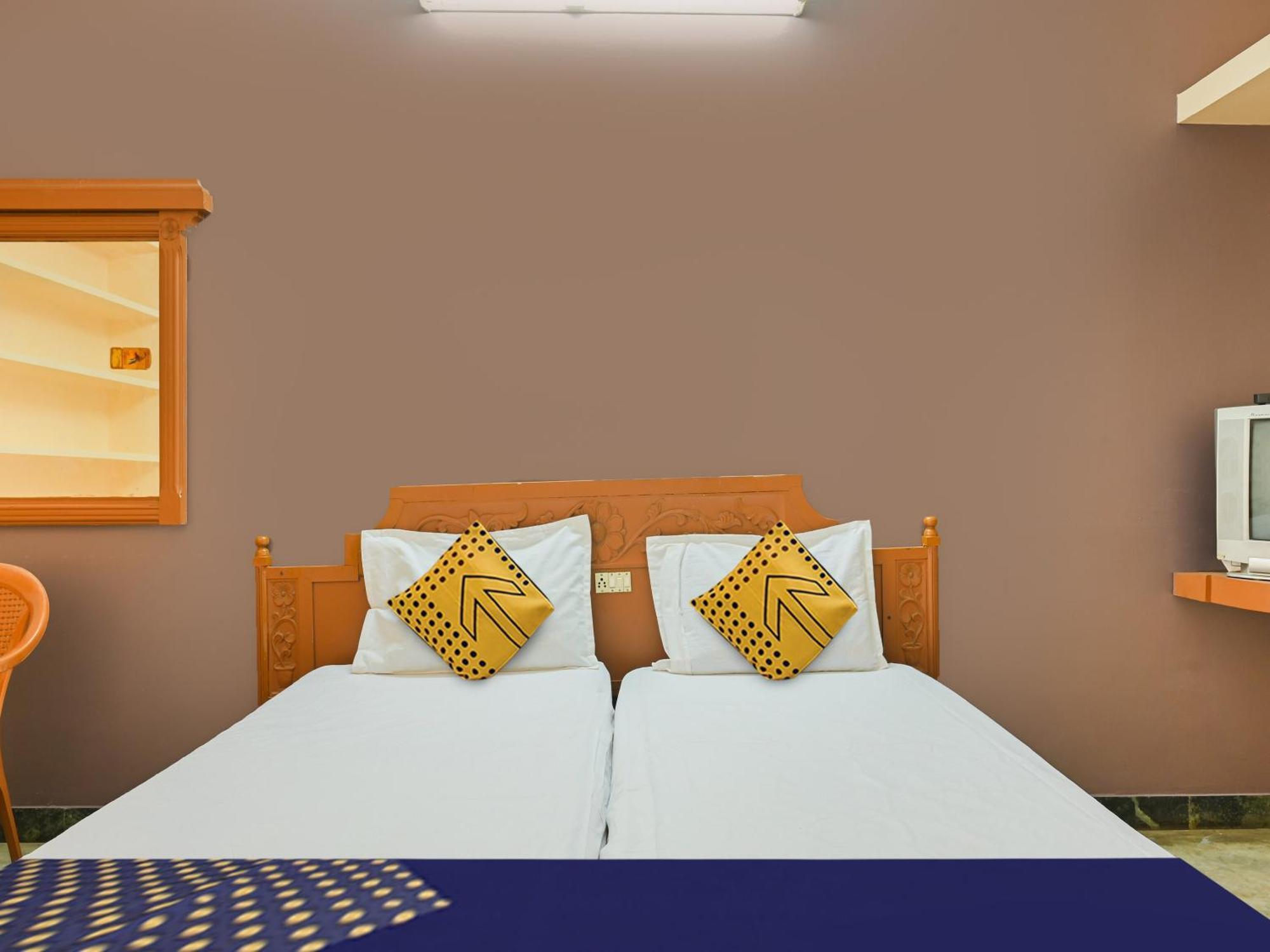Hotel O Vel Vel Guest House 팔니 외부 사진