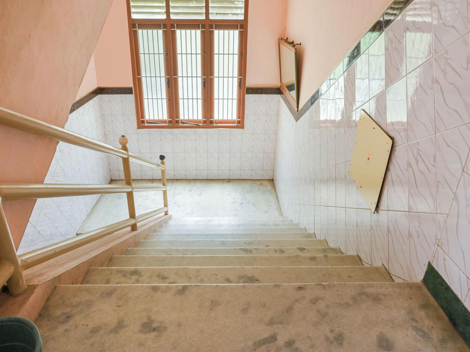 Hotel O Vel Vel Guest House 팔니 외부 사진